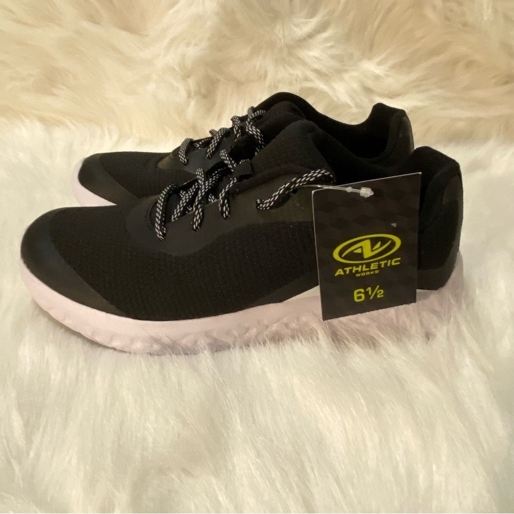Athletic Works Shoes Women’s Size 6.5 Lace Up White-Black Light Weight